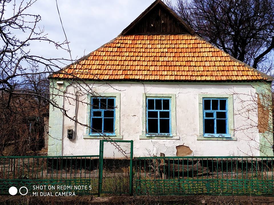 Нежилой дом, в котором прописано четыре десятка людей 