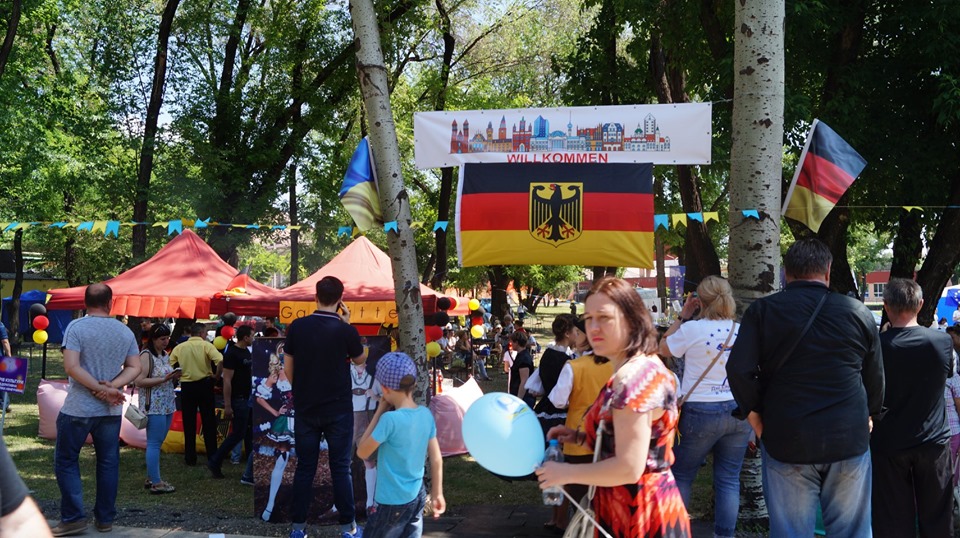 Германия на фестивале в исполнении Металлургического района