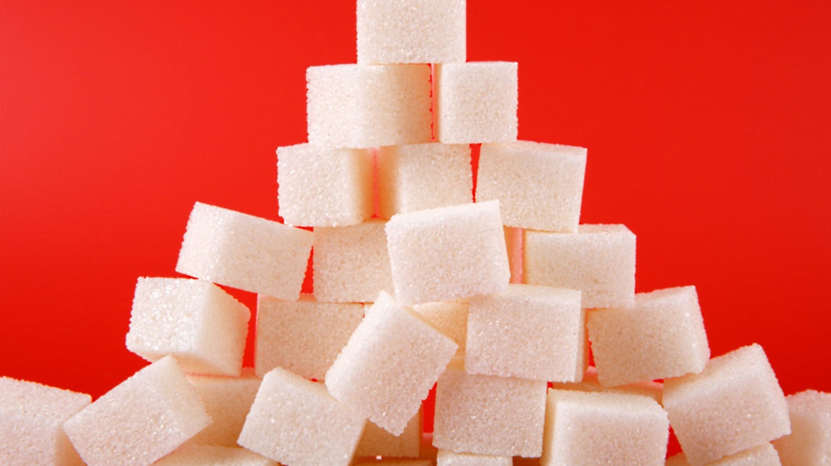 Кучи сахара. Сахар. Сахарные кубики. Рафинадный сахар. Сахар в кубиках.