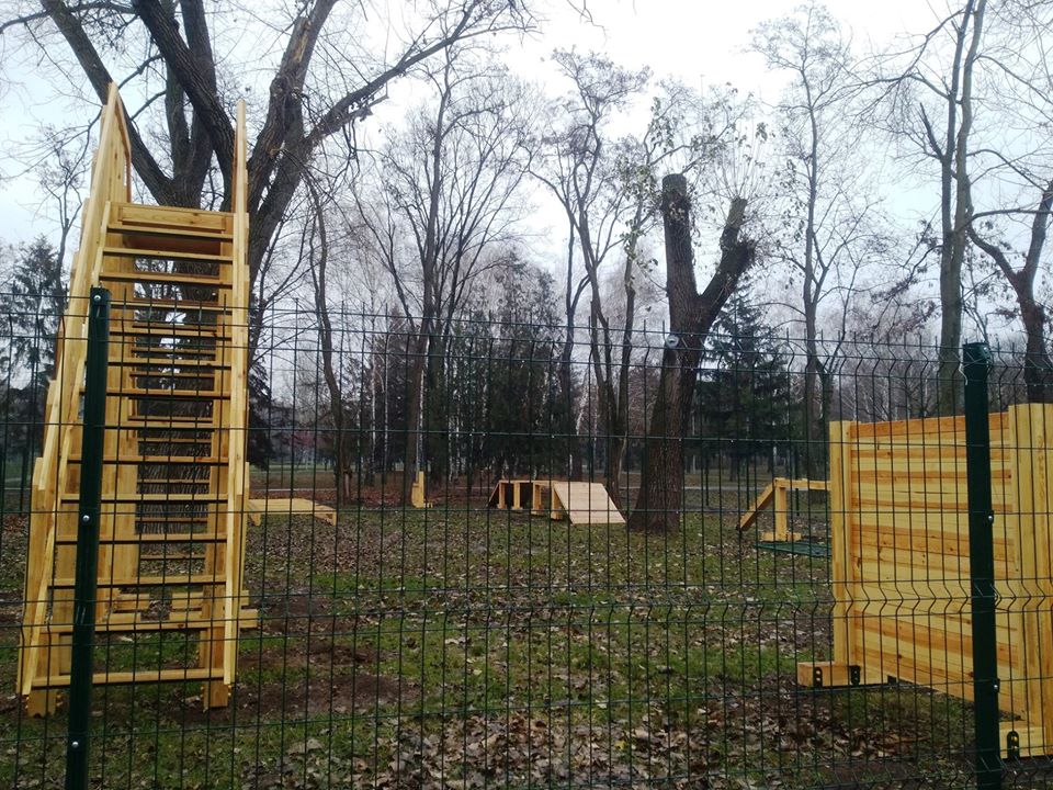 Так выглядит площадка для дрессировки собак в парке Юбилейный