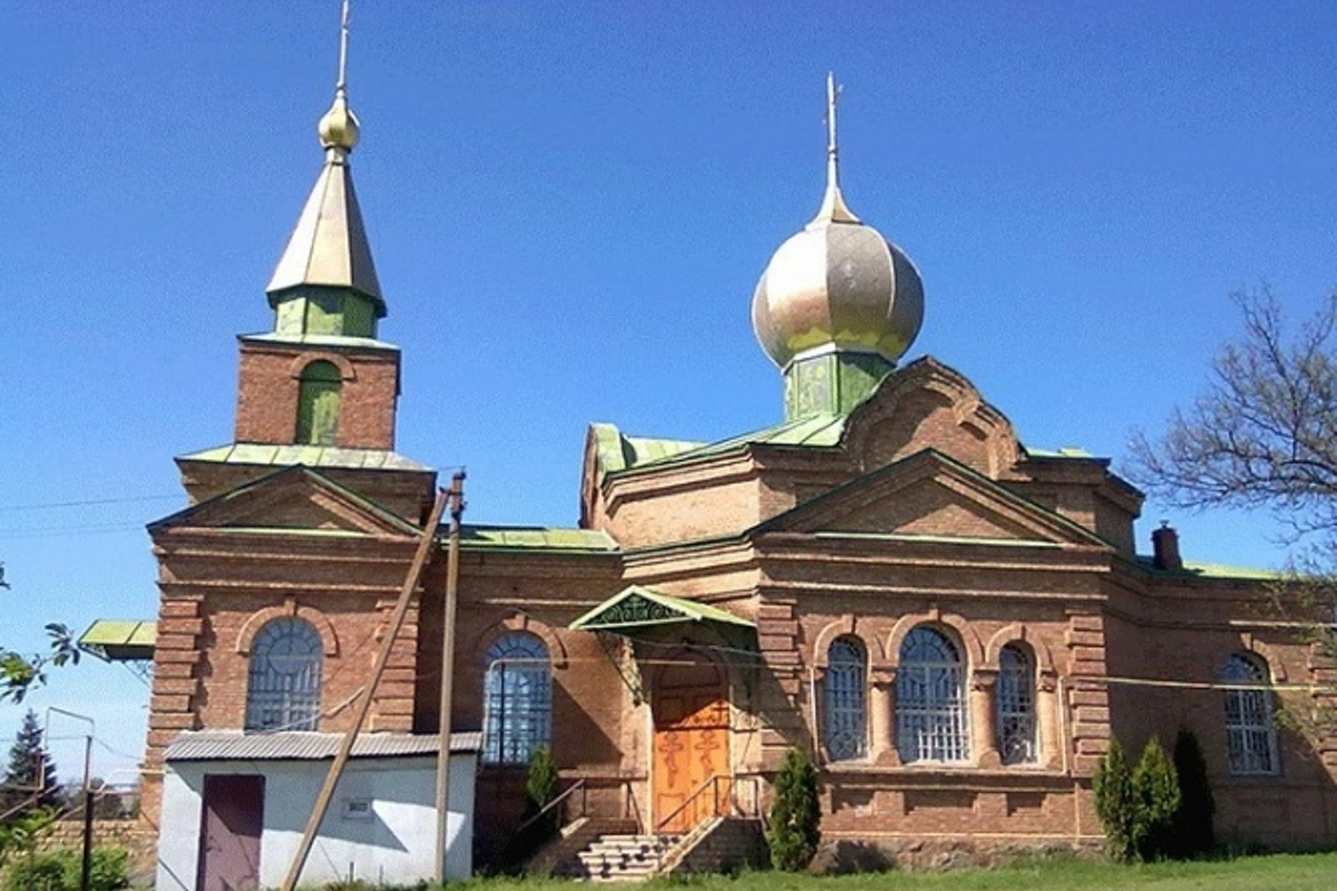 Кресто-Воздвиженская церковь в Искровке.