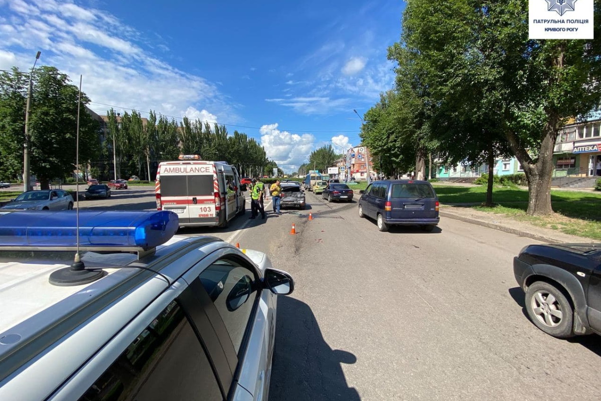 Остановить взбесившееся Infinity патрульным удалось уже на Днепровском шоссе в районе автовокзала.