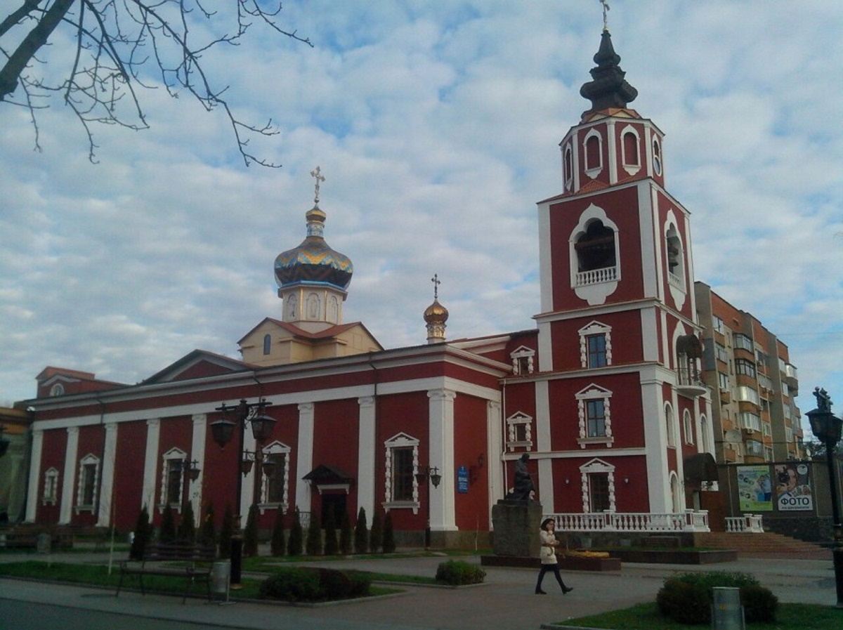 Кинотеатр стал православным храмом.