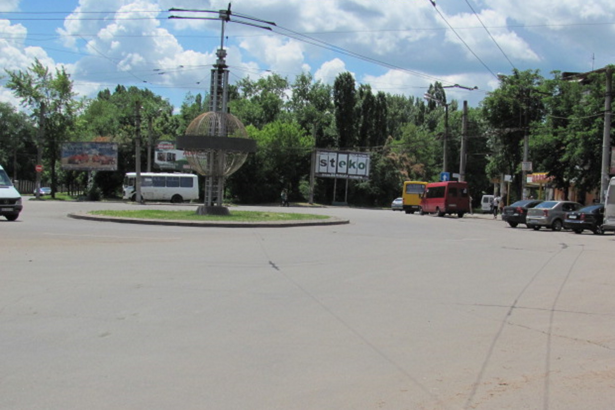 Кольцо 44-го квартала - начало улицы Мусоргского.