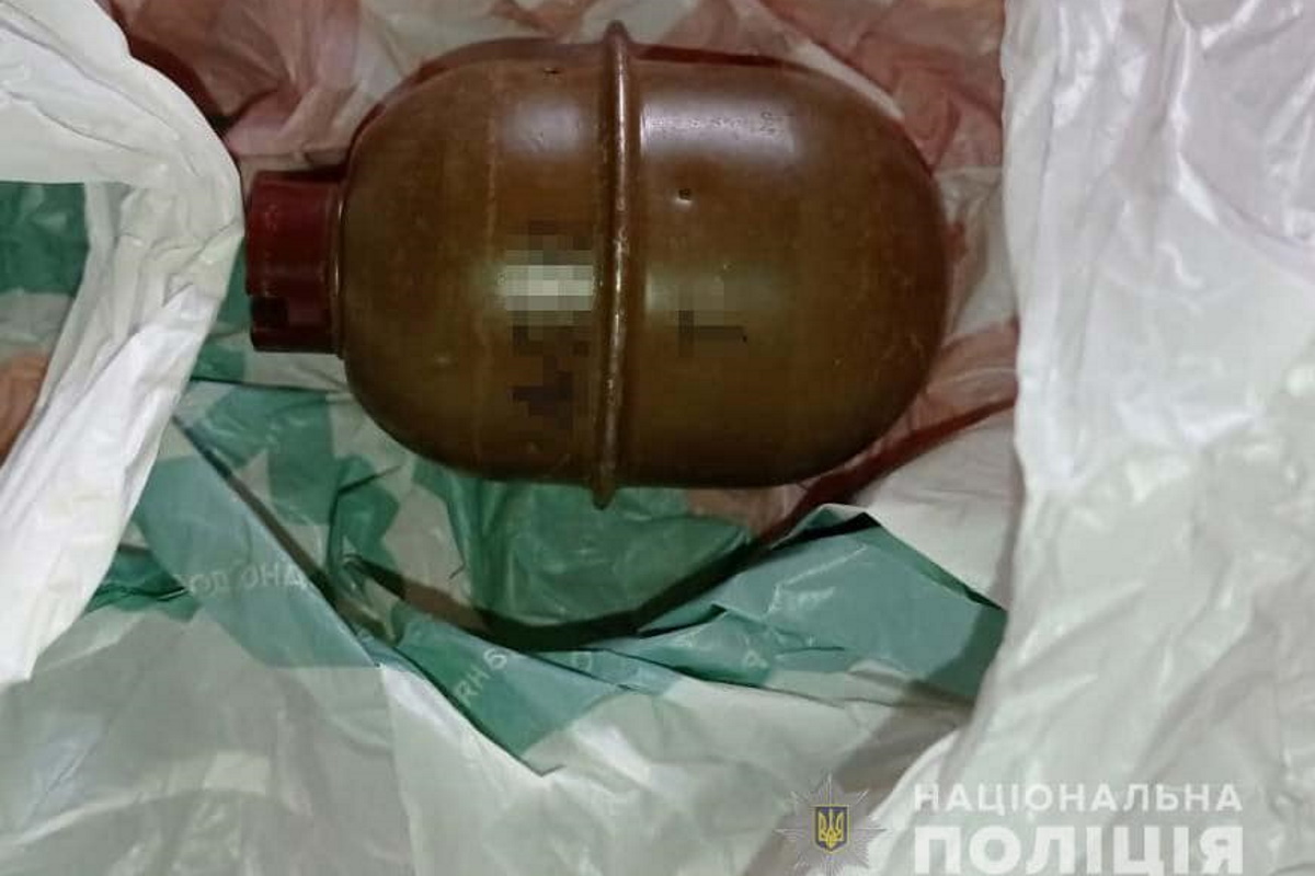 Среди найденного во время обыска граната «РГД-5» с запалом к ней.