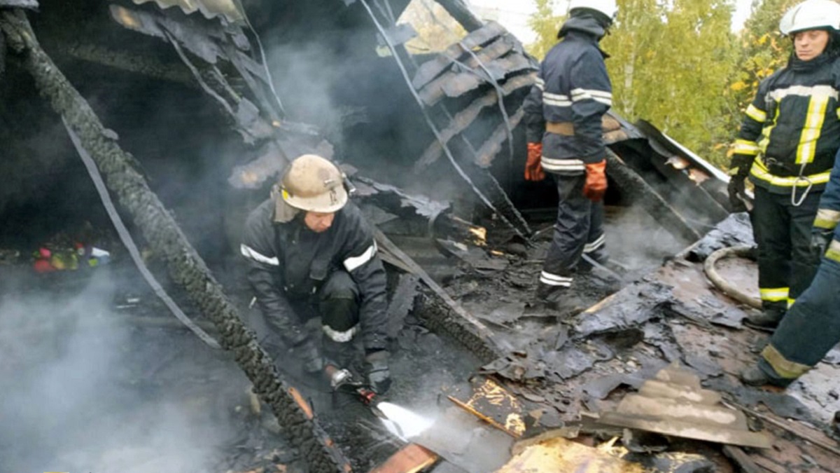 В Покровском районе Кривого Рога горел частный дом | Інформатор Кривий Ріг