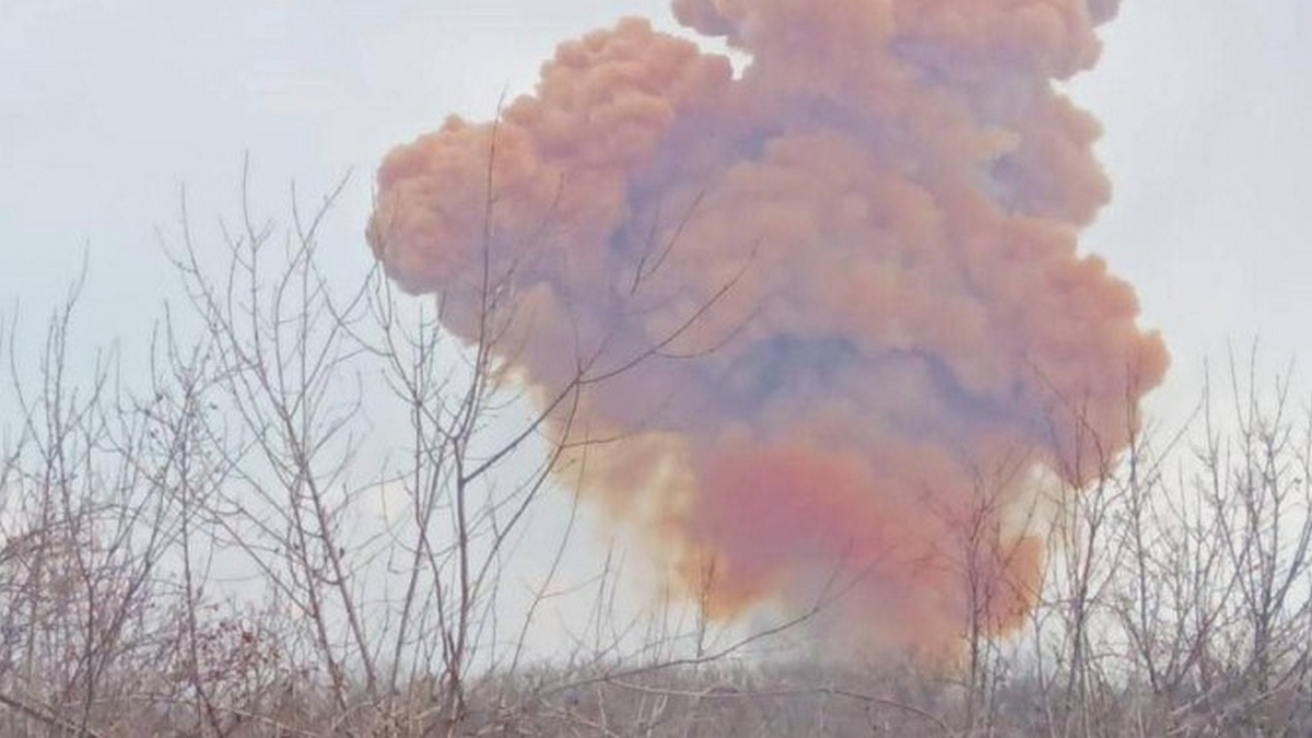 В Луганской области вражеский снаряд попал в цистерну с азотной кислотой:  как уберечься от отравления | Інформатор Кривий Ріг