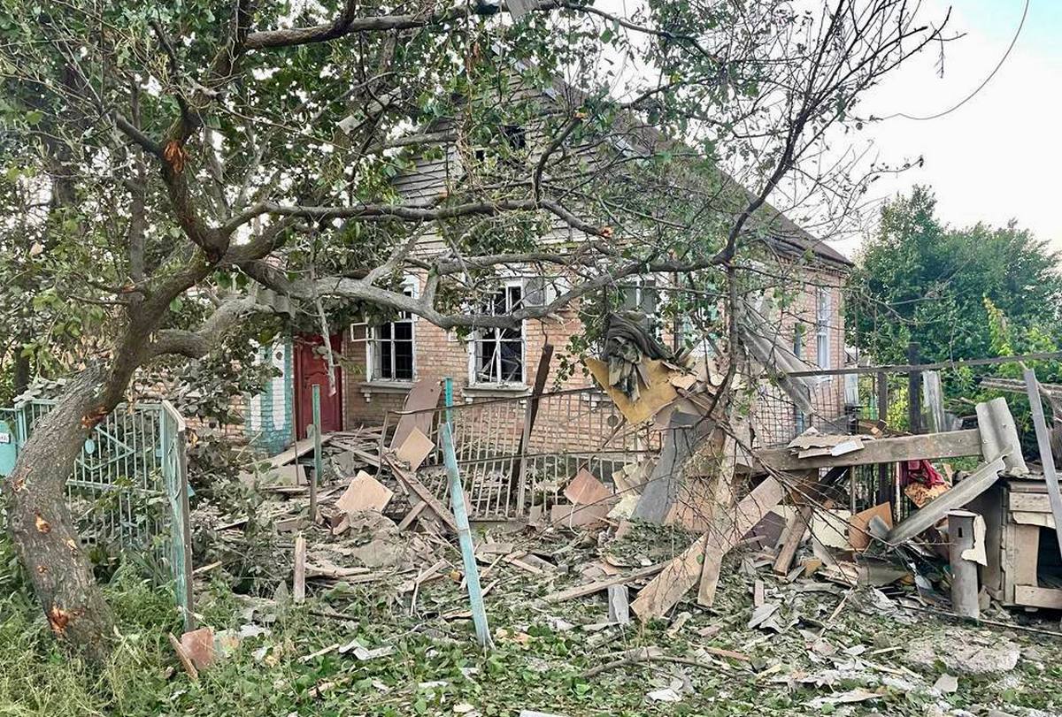 Уламками зруйновано один приватний будинок.