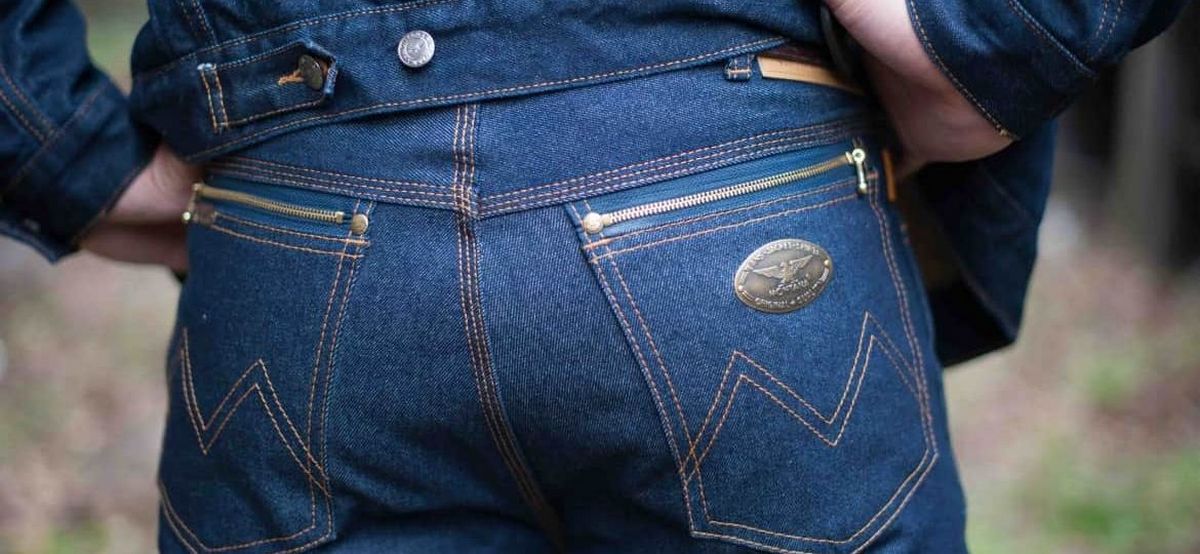 Зараз джинси стали тим, чим й були раніше в усьому цивілізованому світі - зручним, практичним та необхідним одягом у гардеробі людини.