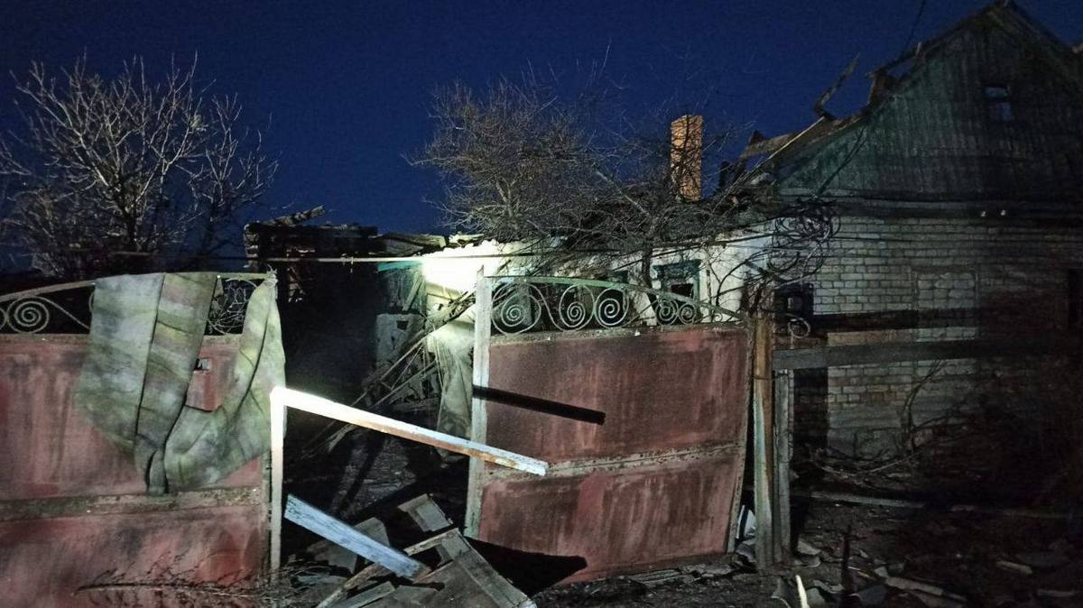 Приватний будинок у Павлограді після ракетної атаки росіян