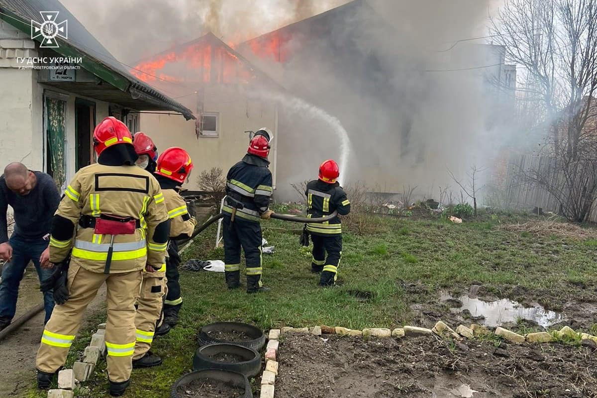 У місті Новомосковську Дніпропетровської області на вулиці 8-го березня сталася пожежа.