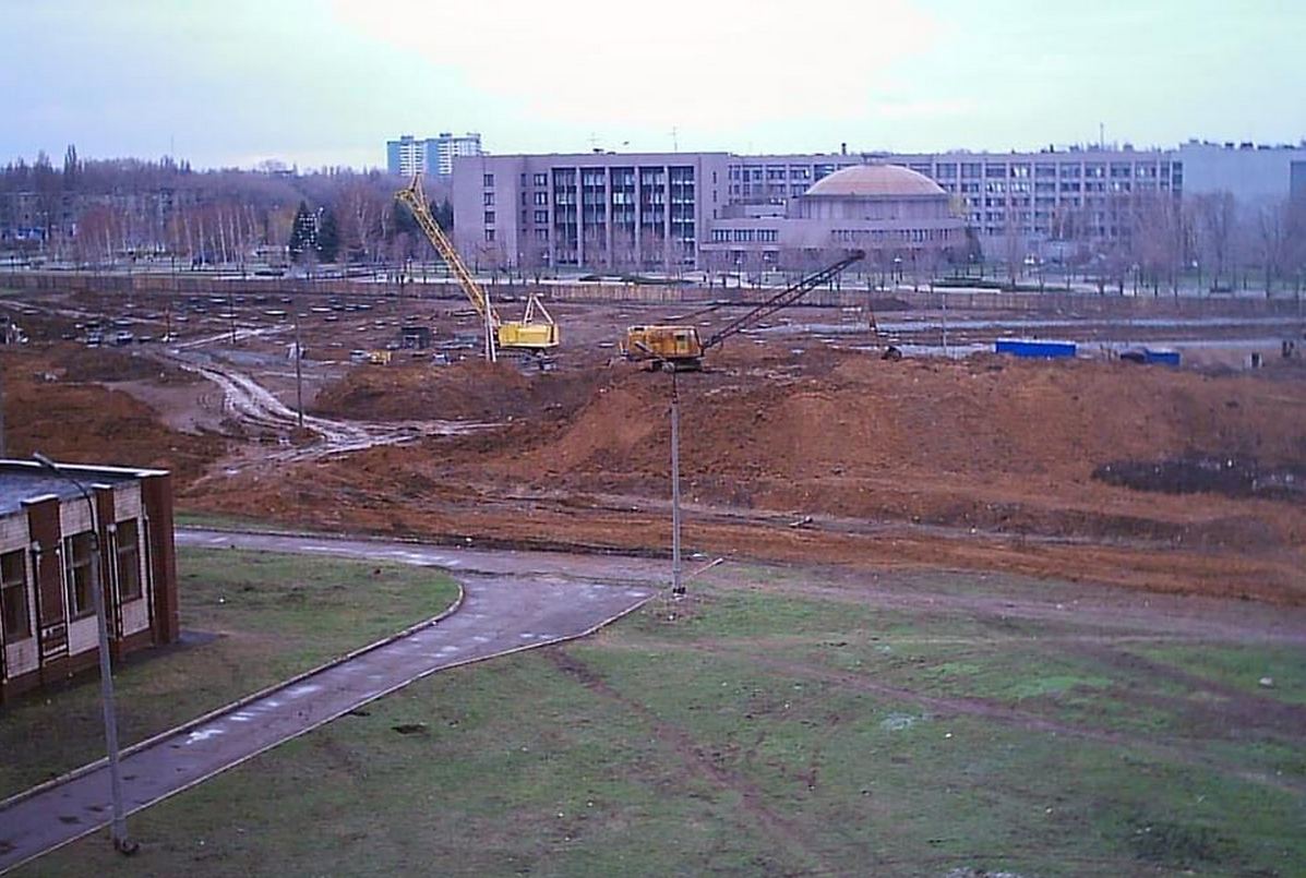 Будівництво почалося у 2004 році.
