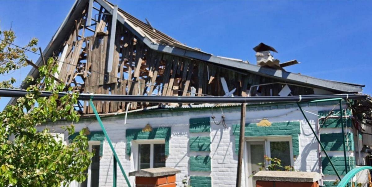 Будинок, пошкоджений російським обстрілом