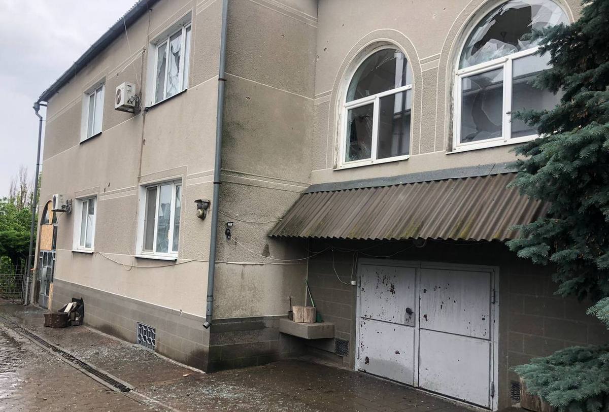 В результаті артилерійського обстрілу було пошкоджено медичний заклад обласної ради.