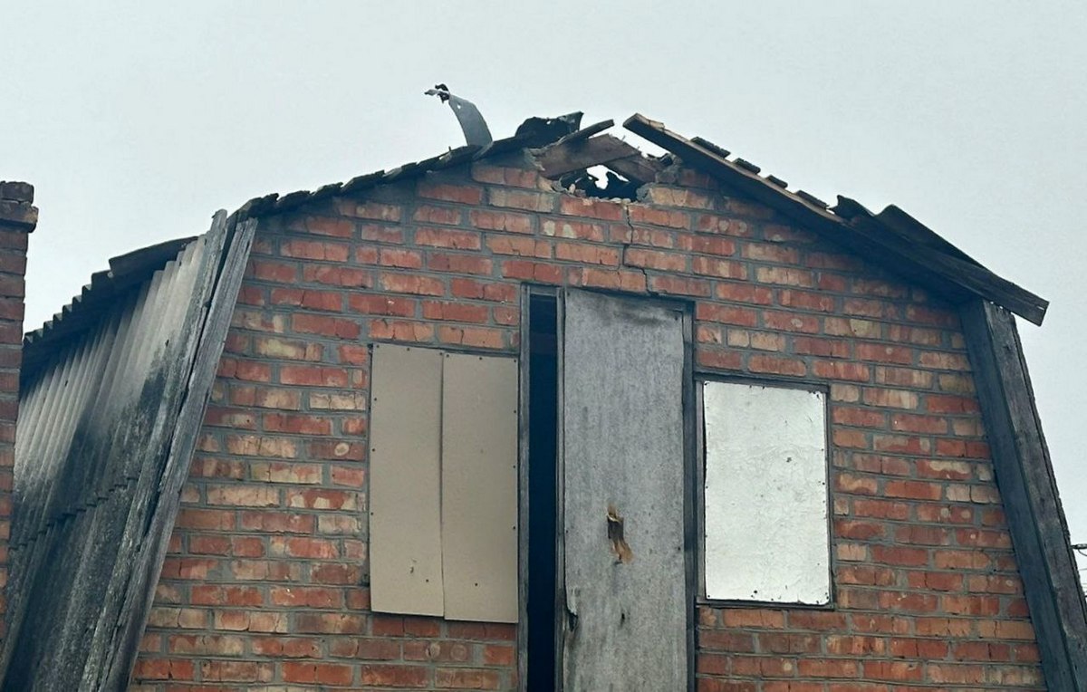 Пошкоджені три житлових будинки