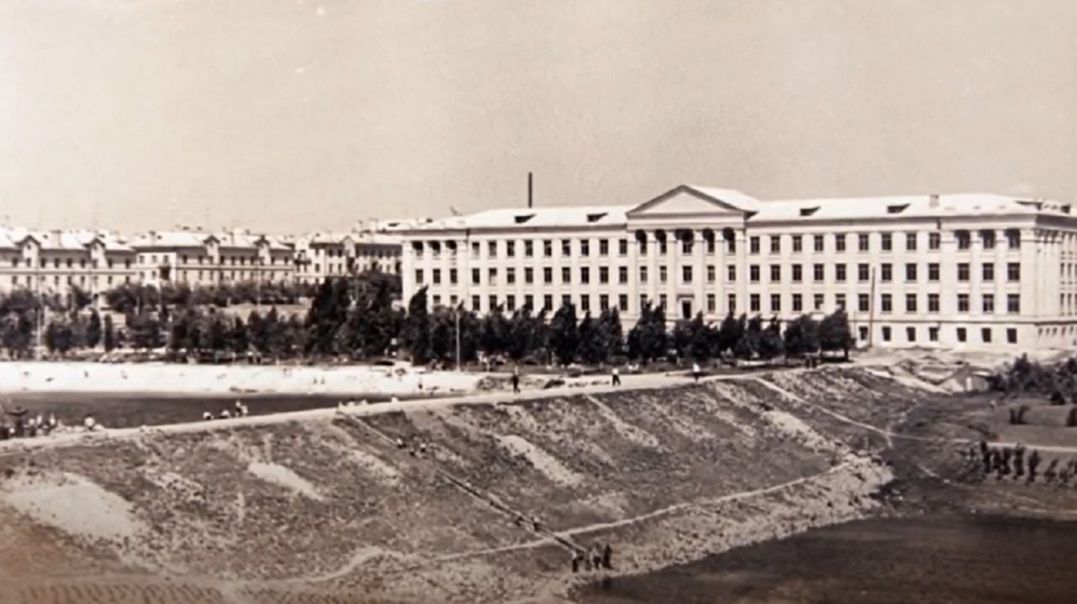 Гірничий коледж 1950 рік