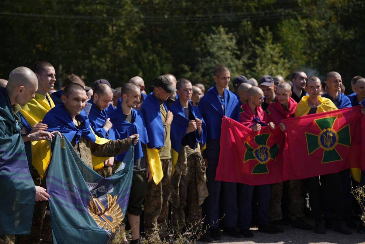 Наші Герої вдома