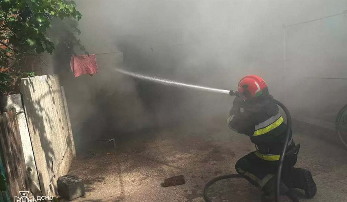 24 серпня вдень у місті Апостолове Криворізького району сталася пожежа. 24 серпня вдень у місті Апостолове Криворізького району сталася пожежа.