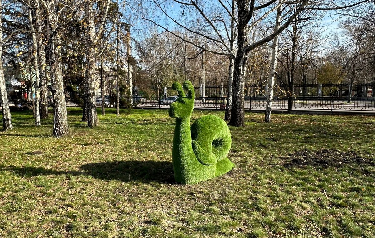 Равлику тут теж знайшлося місце Равлику тут теж знайшлося місце