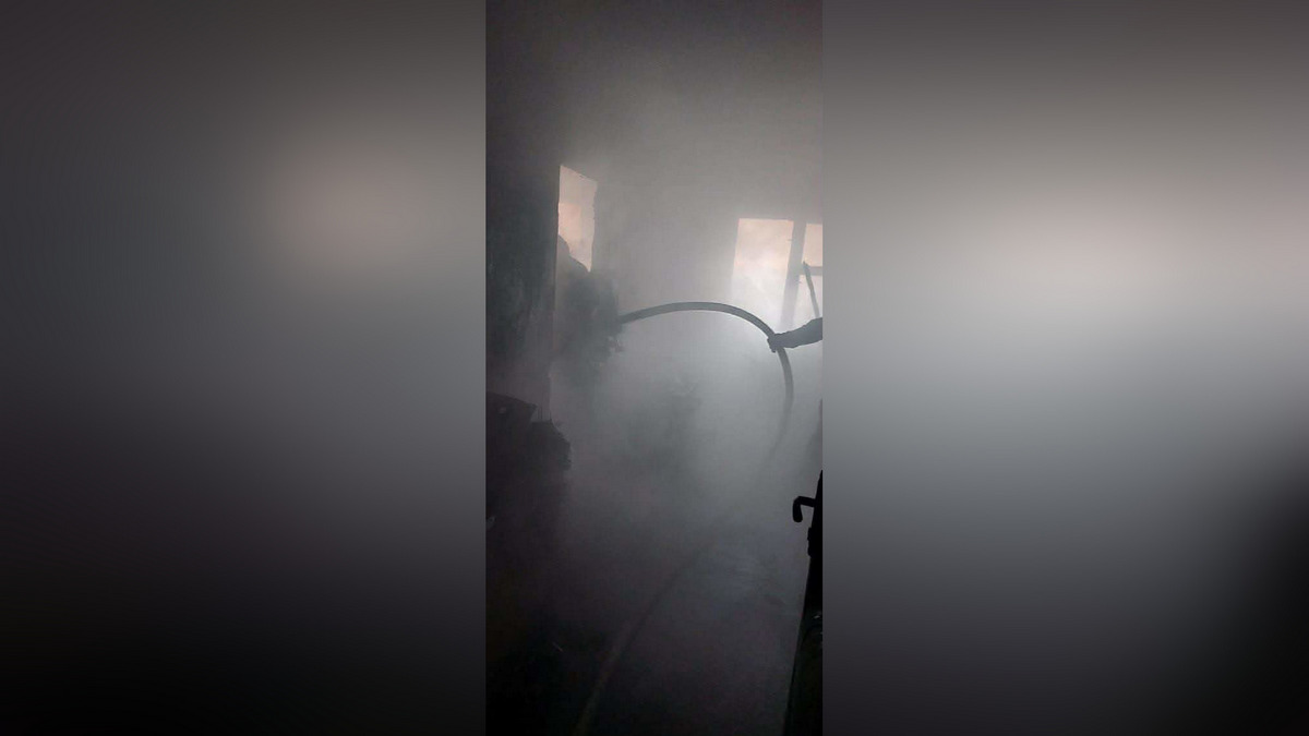 Вранці 14 грудня у Кривому Розі на вулиці Незалежності сталася пожежа. Вранці 14 грудня у Кривому Розі на вулиці Незалежності сталася пожежа.