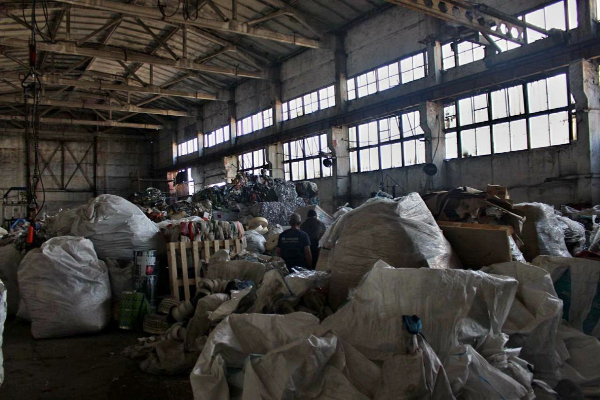 У виправній колонії №80 засуджені щодня виходять на роботу у виробничі цехи та майстерні промислової зони