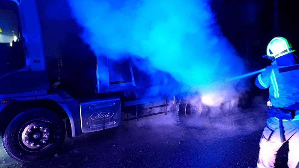 У Саксаганському районі загорівся автомобіль