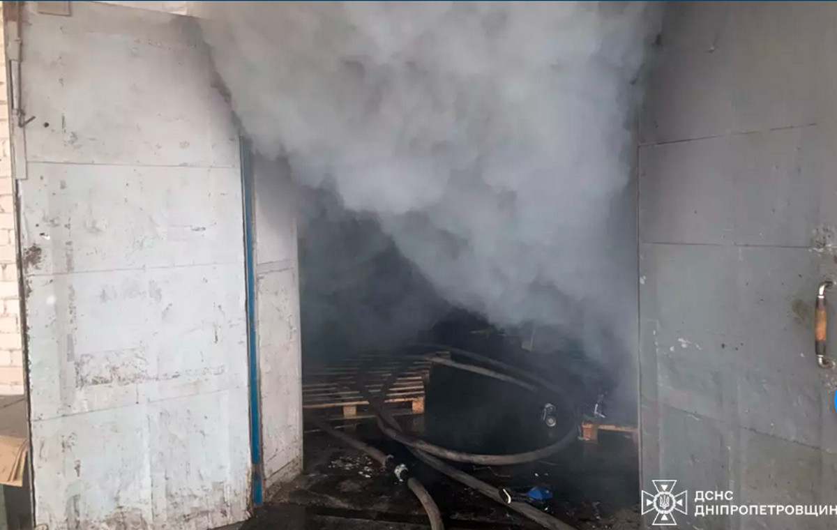 Горів склад у Центрально-Міському районі міста